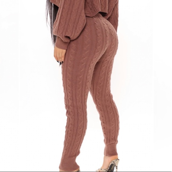 Fashion Nova Meet me halfway leggings (Mocha) - Picture 3 of 7